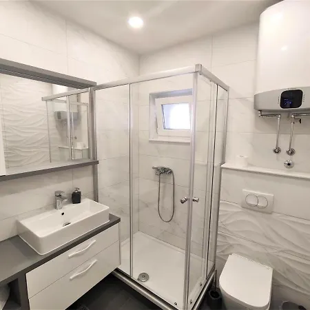 Апартаменти New Papillon Макарська