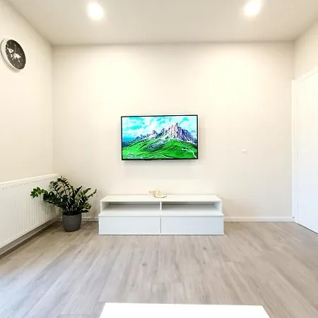 New Papillon Makarská